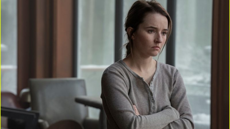 Kaitlyn Dever Shot Scene After Mom’s Funeral
