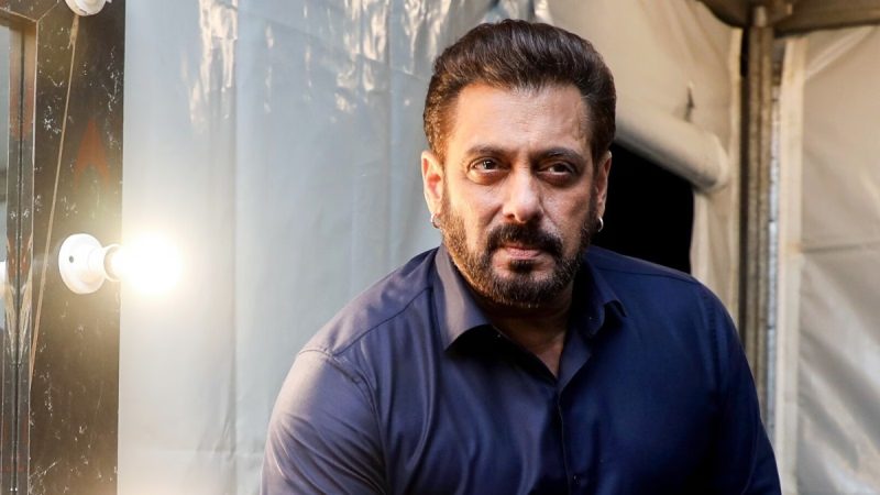 Man, 23, Tries To enter Salman Khan’s House Just To Meet Him.