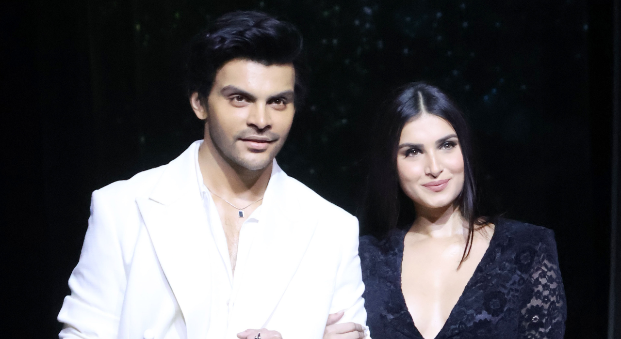 Tara & Veer Step Out Together, Fans React